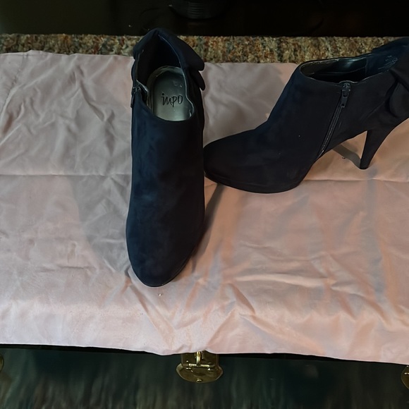 Impo Velvet Navy Booties Bow Detail on Back Sz 10M - Picture 2 of 9